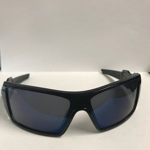 Oil rig Oakley sunglasses. Barely used